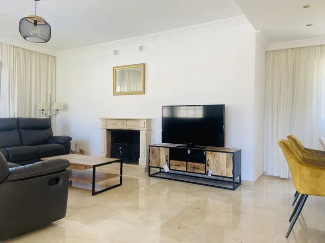 Villa 3 habitaciones 203m² en alquiler - Centro — 6