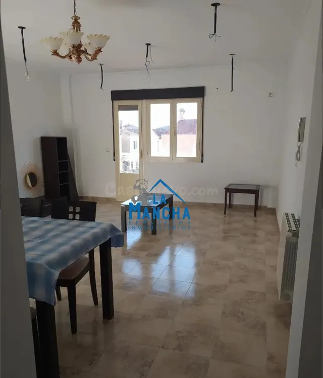 REF:Y066. INMOBILIARIA LA MANCHA VENDE FANTÁSTICO PISO CON P - foto 3
