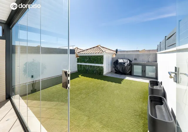 ÁTICO CON PERGOLA BIOCLIMATICA JUNTO AL METRO - foto 4