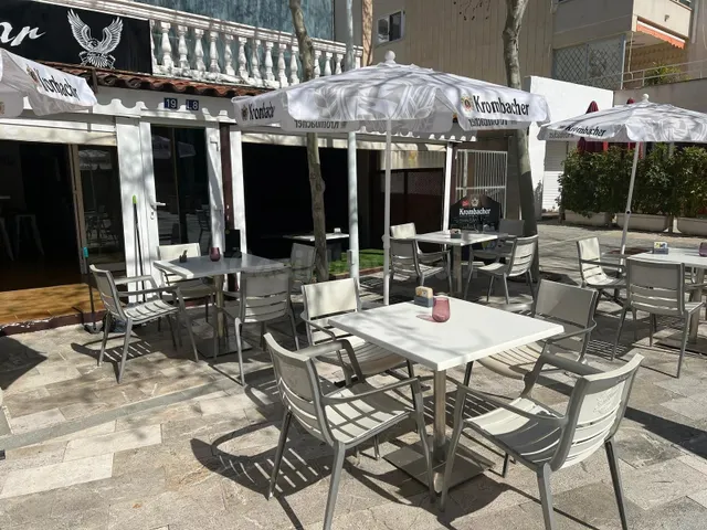 BAR CAFETERIA CON GRAN TERRAZA