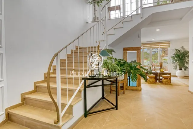 Casa con piscina y jardín en Sant Jordi d'Alfama — 16
