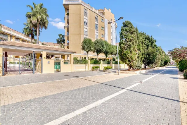 Residencia Denia Plaza. Amplio ático dúplex en venta en el centro de Denia. — 33