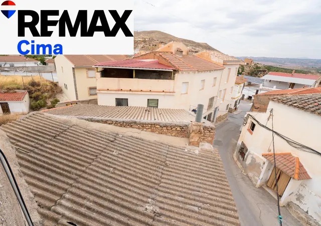 CASA CON PATIO, ALMACÉN Y PLANTA BAJA COMPLETA EN ZÚJAR — 10