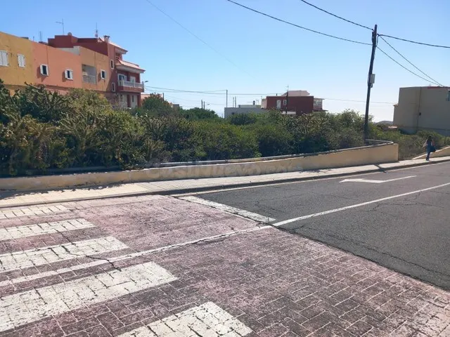 Terreno urbano en Charco del Pino, Granadilla - foto 2