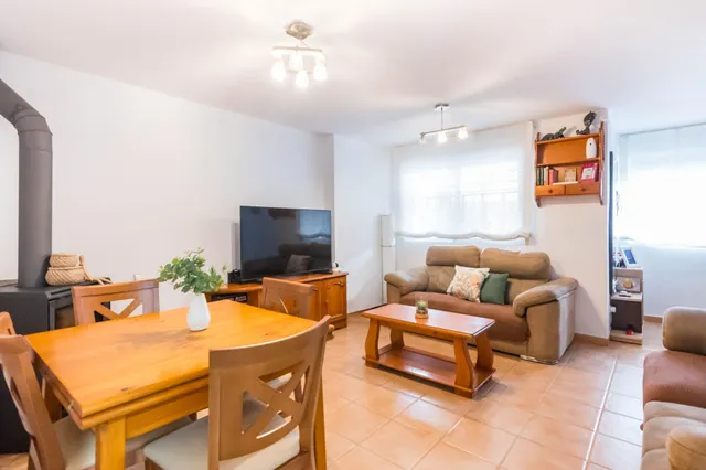 Dúplex amplio de 5 dormitorios con patio, terraza y buhardilla en San José de la Montaña — 12