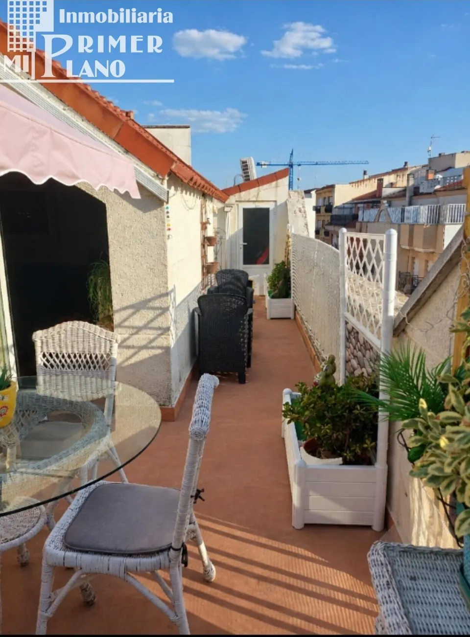 Ático con terraza exterior y garaje en Tomelloso - Calle Campo a la Venta por 145.000€