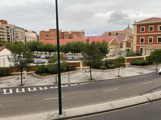 OFICINA EN PLAZA TENERÍAS - foto 3