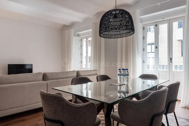 Exclusivo piso de 130 m2 y 4 dormitorios junto al Ayuntamiento de Valencia — 4