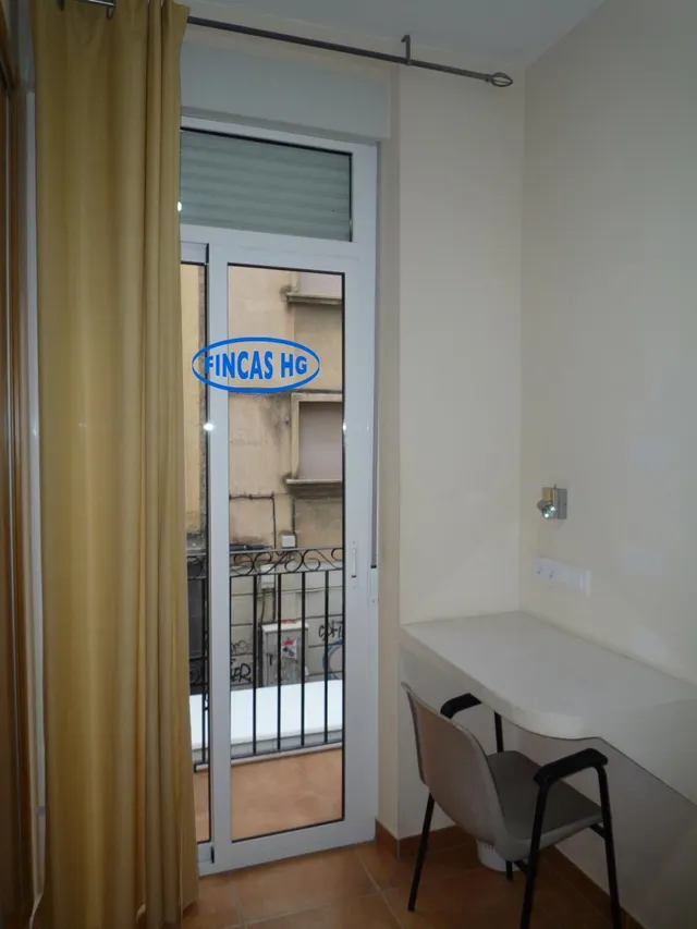 Edificio de ocho viviendas en pleno centro de Alicante. — 40