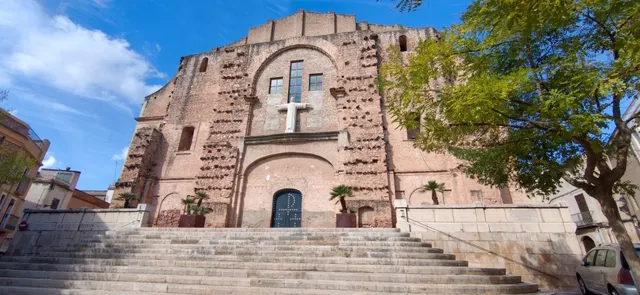 Casa de pueblo con múltiples posibilidades en el centro de M - foto 2