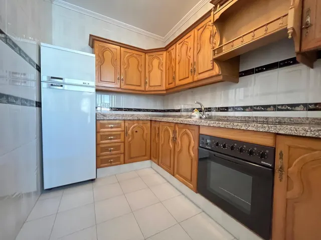 CASA CON PATIO Y AZOTEA, 5 habitaciones, 3WC EN AVENIDA ESPA - foto 2