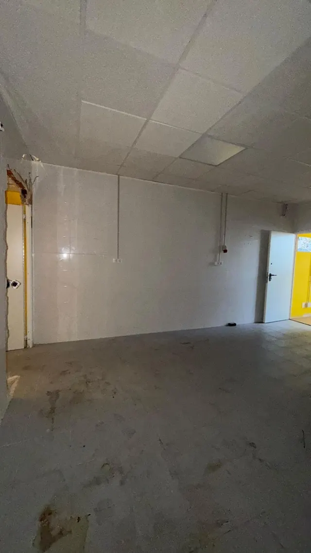 Amplia nave industrial en Rivas-Vaciamadrid — 48