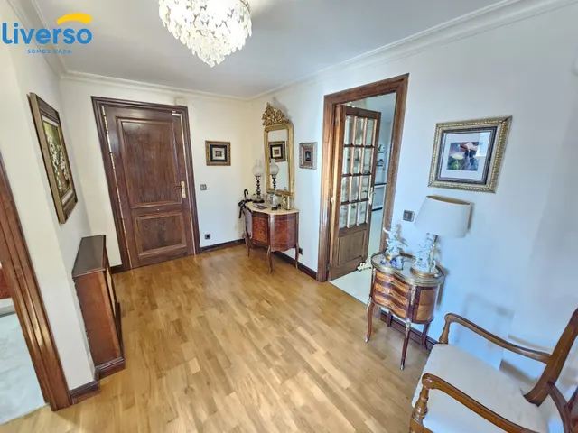 Espectacular pisazo en pleno centro, impresionantes vistas, no dudes en visitarlo!!! — 7