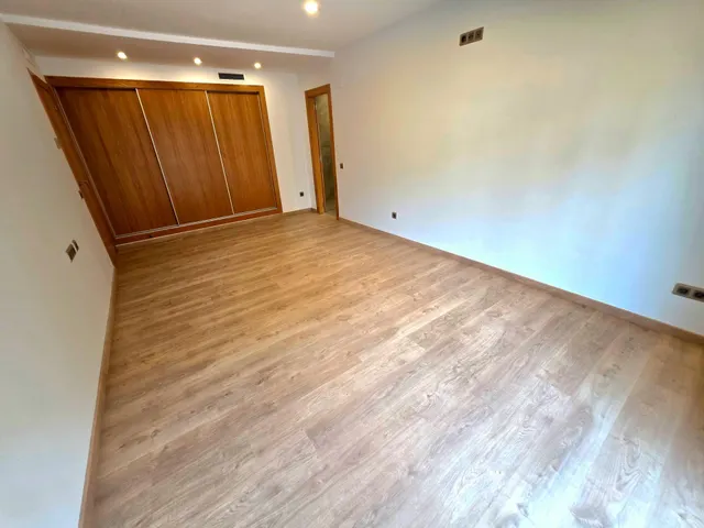Exclusiva vivienda a estrenar en Castellón sin muebles — 24