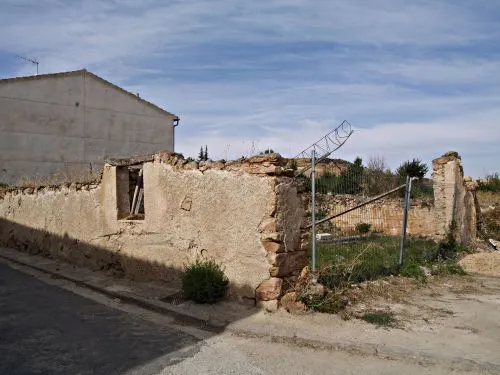 PARCELA URBANA EN VENTA — 2
