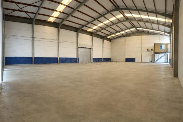 NAVE EN VENTA O ALQUILER EN RIBA ROJA DE TURIA - foto 5