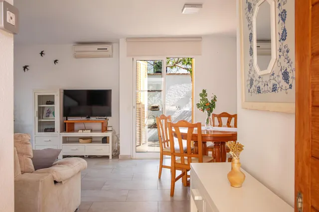Encantadora vivienda unifamiliar con patio privado, piscina y vistas al mar en Cala Millor. — 8