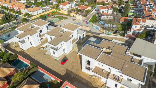 Promoción de 3 magníficos chalets independientes en Gines — 13