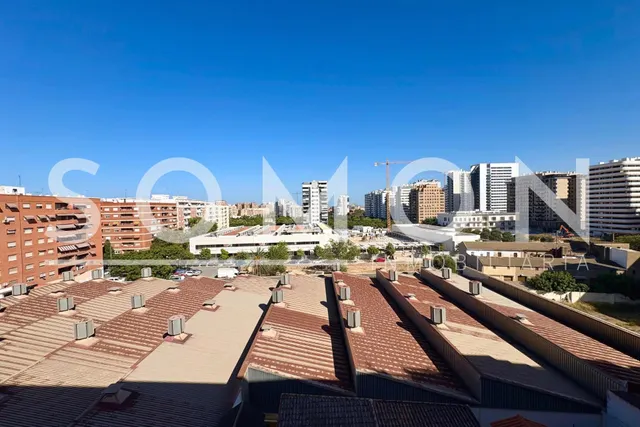 VIVIENDA EN ALQUILER EN LA CARRETERA DE MALILLA — 23