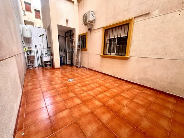Acogedor Apartamento de 2 habitaciones con Jardín y Piscina  - foto 5
