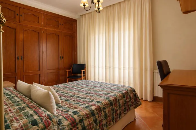 VENDE EN EXCLUSIVA CHALET INDEPENDIENTE EN COÍN — 32