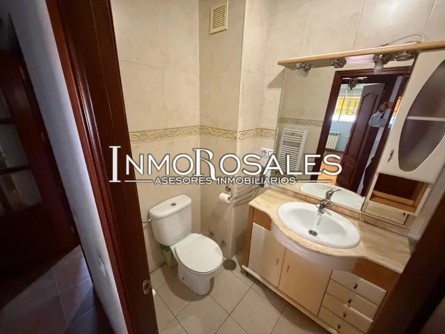PISO EN VENTA EN AVENIDA DE ROSALES — 38