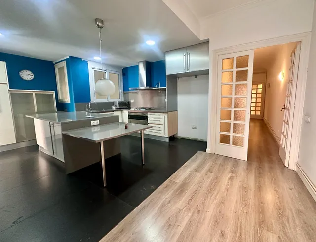 Piso Señorial en Balmes con  Doble Orientación — 9