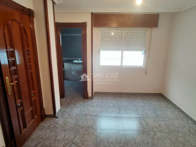 SE VENDE PISO AMPLIO EN BUEN ESTADO EN ZONA CENTRO DE ASPE - foto 5