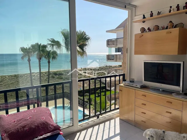 Apartamento con vistas abiertas al mar situado en 1ª línea p - foto 3