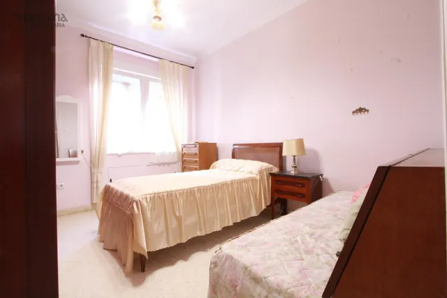 Vivienda con amplia terraza y grandes posibilidades en Los Remedios — 23
