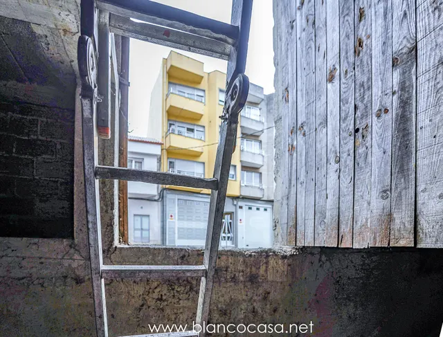 ! Bajo y Sótano en Venta en Calle Xílgaro - Carballo — 10