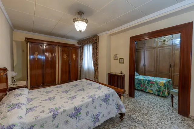 Amplia vivienda en pleno centro de Granada — 10