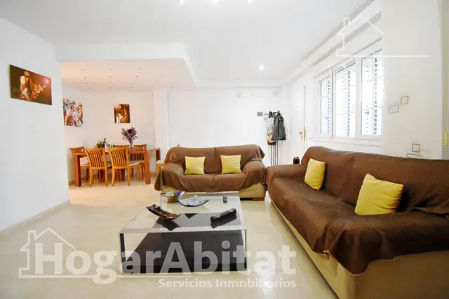 ADOSADO CON 3 TERRAZAS, BALCÓN, PISCINA Y GARAJE — 15