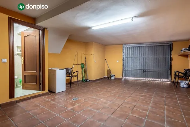Casa en Ogijares con piscina comunitaria. — 30
