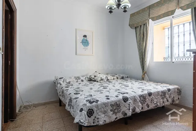 Casa tradicional con patio y acceso por dos calles en el centro de Ayamonte — 13