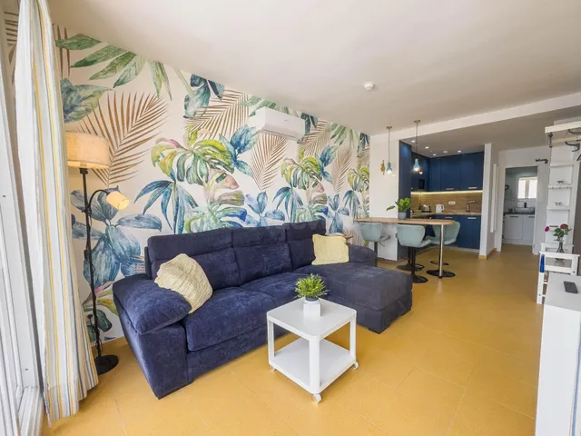Luminoso apartamento con vistas al mar en Playa del Cura - foto 3