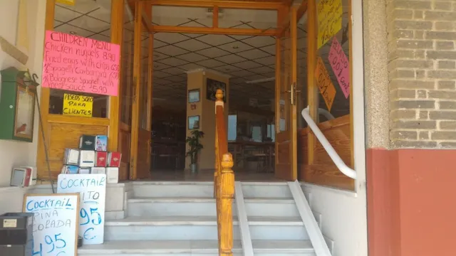Restaurante en esquina en el Acequión — 8