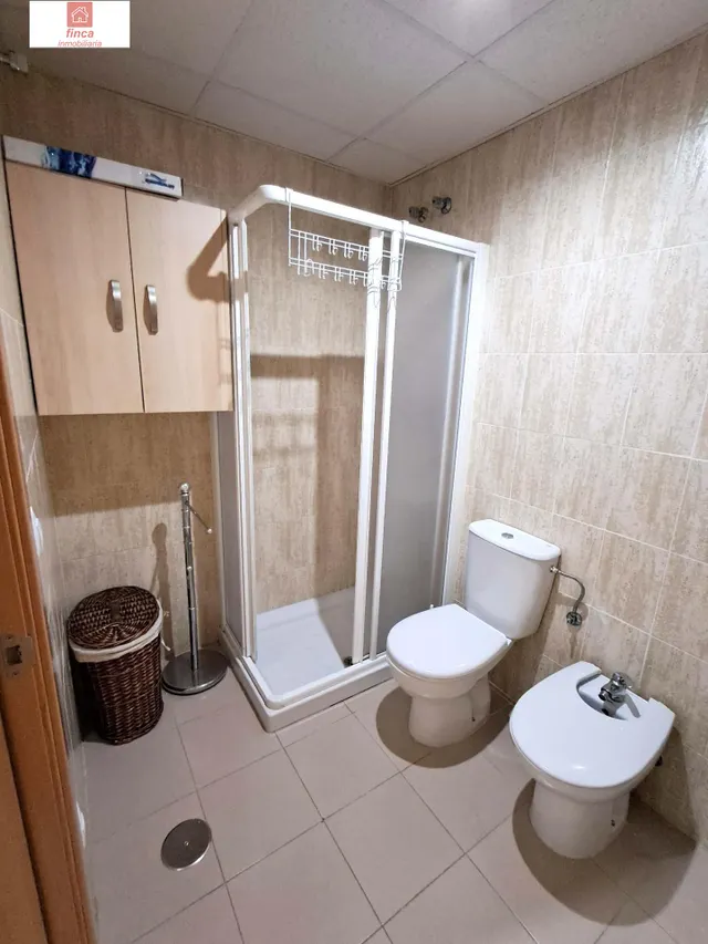 ALQUILER MONTIJO, APARTAMENTO CLIMATIZADO, CON ASCENSOR Y GA - foto 2