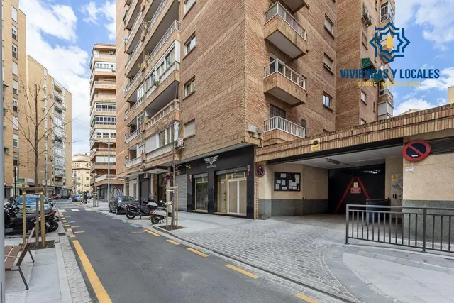 Plaza de Garaje en Arabial — 12