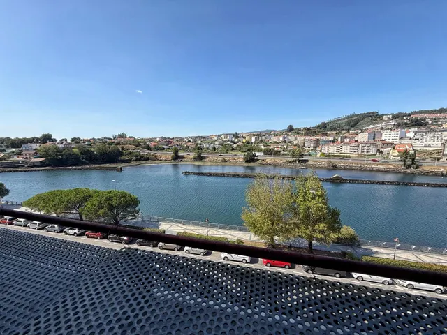ESPACIO, LUZ Y VISTAS DIRECTAS AL RÍO LÉREZ. - foto 5