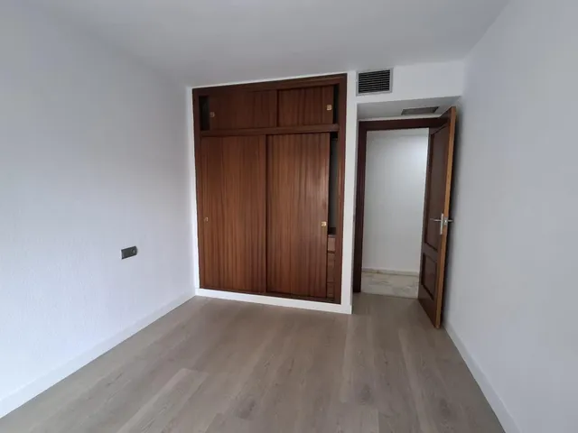 SE ALQUILA PRECIOSA Y REFORMADA VIVIENDA DE 4 DORMITORIOS - PASEO DE SOTO ALICANTE — 14