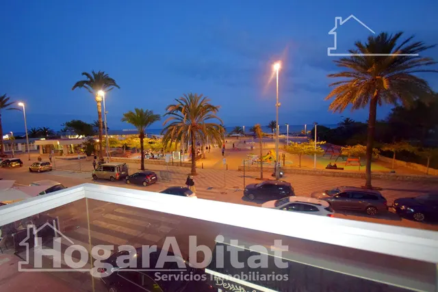 EN PRIMERA LÍNEA DE PLAYA CON TERRAZA, GARAJE Y ASCENSOR — 7