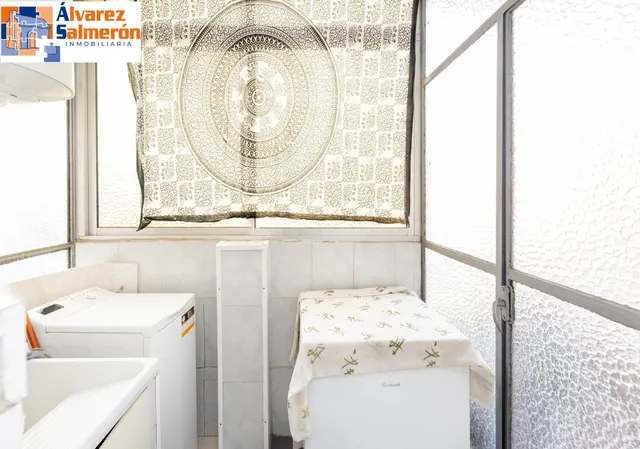 En Venta Piso de 4 dormitorios con ascensor, ideal para refo - foto 5