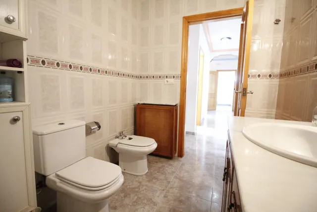 EXCELENTE CASA EN EL CENTRO DE BAZA!!!! — 13