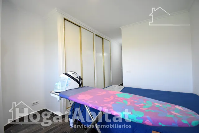¡GRAN OPORTUNIDAD! PAREADO REFORMADO, EXTERIOR CON TERRAZA Y ASCENSOR — 23