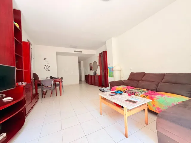 PLANTA BAJA DE 107 M2 ÚTILES CON 3 habitaciones, 2 BAÑOS, GR