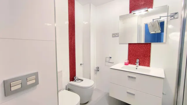 Vivienda tres dormitorios y aparcamiento en alquiler, Málaga - Centro — 10
