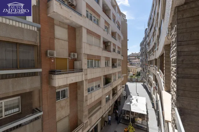 Amplia vivienda en pleno centro de Granada — 30