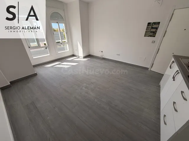 APARTAMENTO CON GARAJE Y PISCINA — 3