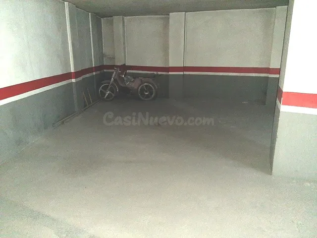 Plaza de garaje en venta en Calle San Vicente, frente a la U - foto 2